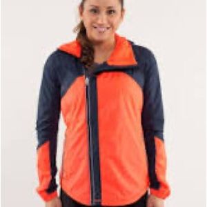 Lululemon Run: Get Up And Glow Jacket *Reflective 360 Size 4 Light Flare.